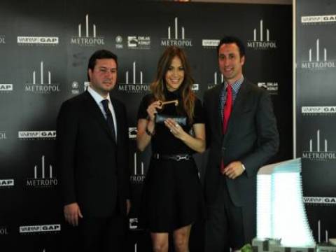  Jennifer Lopez'li Metropol İstanbul reklamları başladı!