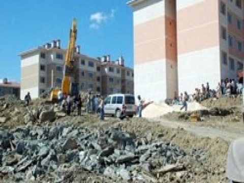  TOKİ Edirne Keşan inşaatında bir işçi göçük altında kaldı!