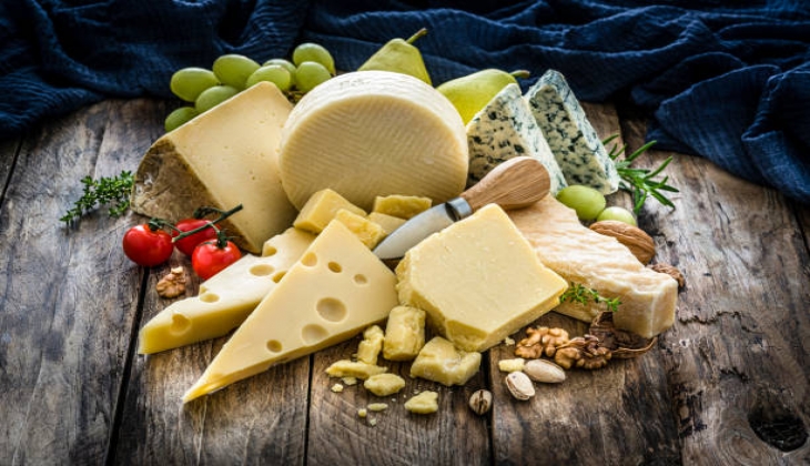  Tasty cheese varieties in Albertsons grocery