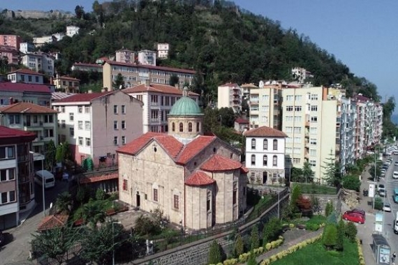 Giresun'daki eski kilise binası 30 yıldır tarihe ev sahipliği yapıyor!