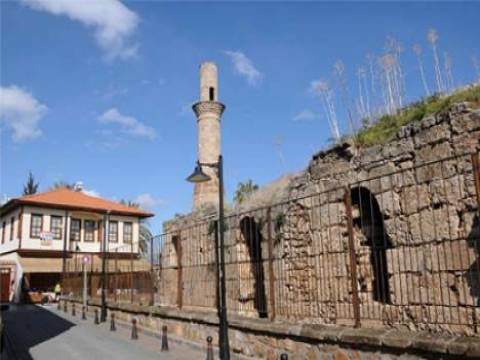  Antalya'da tarihi yapılarda bakım çalışmaları devam ediyor!