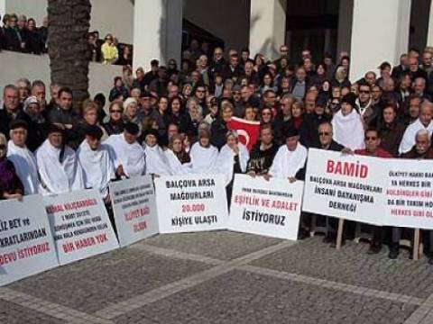  İzmir Balçova'daki arsa mağdurlarının eylemi devam ediyor!