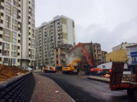  Esenler'de kentsel dönüşüm yıkım çalışmaları sürüyor!