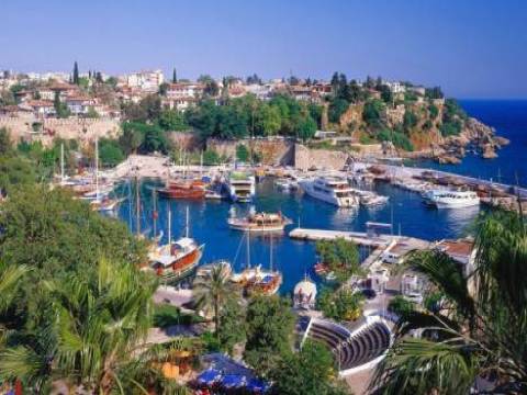 Antalya'ya gelen turist sayısı yüzde 4,94 düştü!