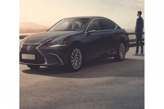 Lexus ES Hybrid fiyat listesi Mart 2022! 
