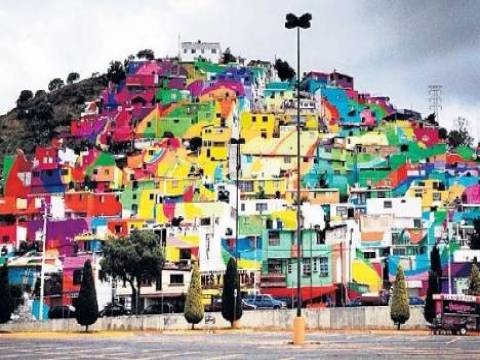 Meksika'da 209 ev rengârenk boyandı!