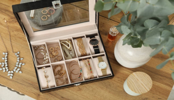  Up to 60% deals on jewelry boxes in Etsy stores