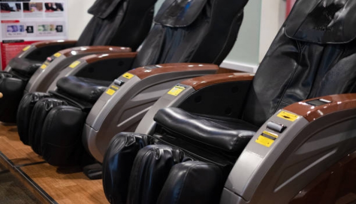  Up to 62% sale on massage chairs in The Home Depot