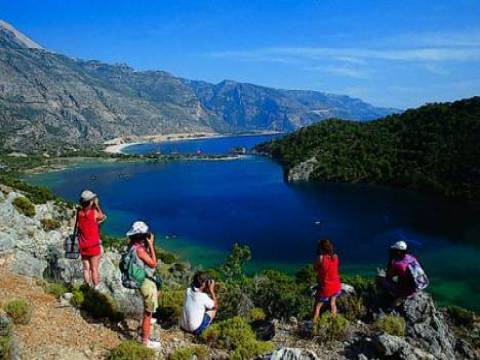 Turistlerin kişi başına yaptığı harcama 10 yıldır değişmiyor!