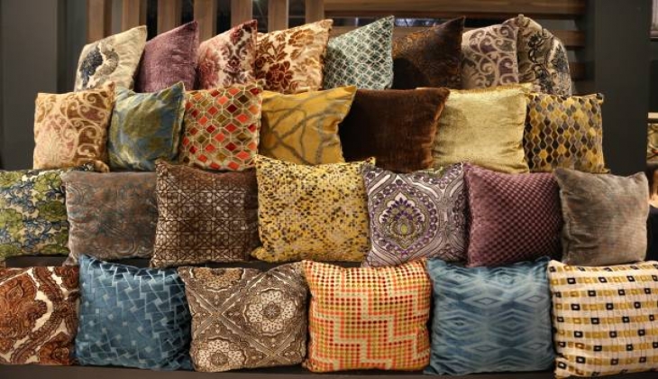  Useful and affordable decorative pillows in The Home Depot shops