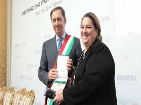  Zeynep Bodur Okyay, İtalyan Devlet Nişanı'na layık görüldü!