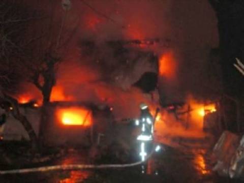  Samsun Havza'da iki katlı ahşap evde yangın çıktı!