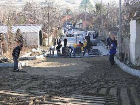 Sungurlu Yenihayat Mahallesinde yol yapım çalışmaları devam ediyor!