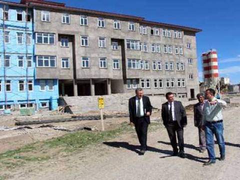  Ağrı Vali Recep Yazıcıoğlu Ortaokulu ve İpekyolu İlkokulu'nun inşaatı tamamlandı!