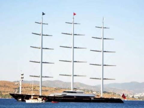  Dünyanın en uzun yelkenlisi Bodrum'a demirledi!