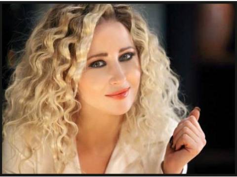  Ünlü şarkıcı Pınar Aylin Çeşme'ye taşındı!
