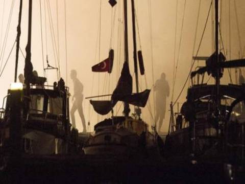  Setur Fenerbahçe Marina'da yangın! 4 tekne zarar gördü!
