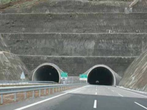  Ovit Tüneli inşaatında kaza! 