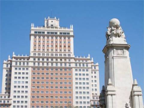  Edificio Espana otel ve alışveriş merkezi olacak!