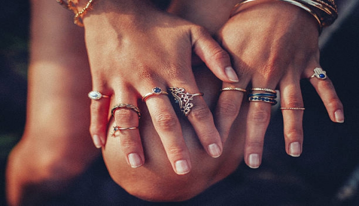  Sale on women's rings at Etsy shops