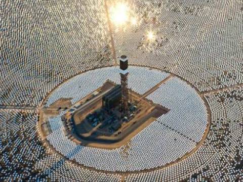 Dünyanın en büyük güneş enerjili elektrik santrali devrede!