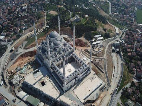 Emlak Konut Çamlıca Camii'ne 18 milyon TL bağış yaptı! 