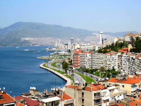 İzmir'de yaz aylarında neden inşaat yasağı yok?