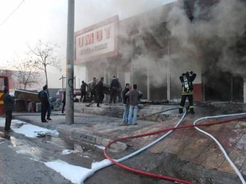  Gaziantep Umut Yatak Fabrikası'nda yangın!