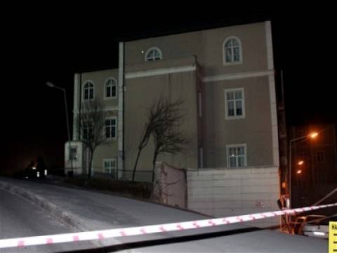 Kadıköy Numune Hastanesi binası çatlaklar yüzünden kapatıldı! 