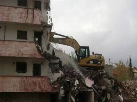 Çanakkale Barbaros Mahallesi 'ndeki yıkım işlemleri tamamlandı!