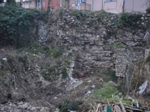  Bursa Bey Sarayı kalıntıları çevresinde başlayan bir inşaat tespit edildi!