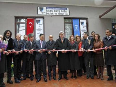 Kafkas Kültür Evi coşkulu bir törenle açıldı
