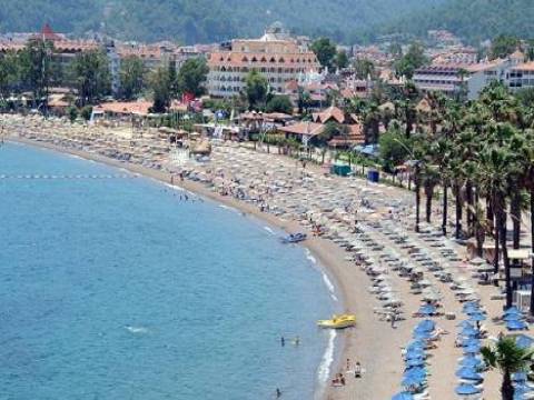  Kuşadası ve Didim sahilleri yabancı turistlere kaldı!