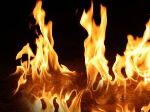  Kastamonu'da 2 ahşap evde yangın çıktı!