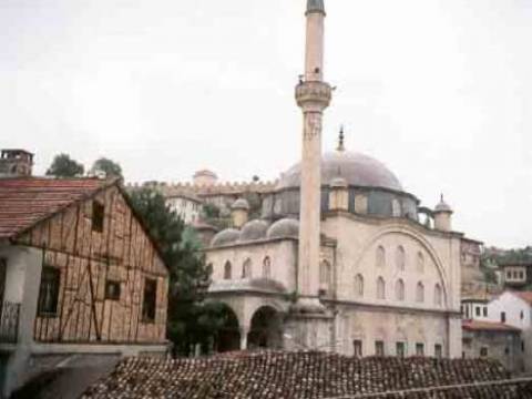 2 asırlık İzzet Mehmet Paşa Camii hala ayakta!
