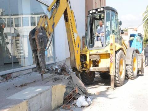 Mersin Yenişehir'de kaçak yapılar yıkılıyor!