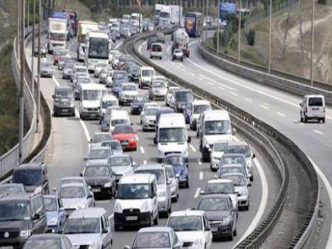  TEM Dilovası İstanbul yönü sabah 07.00'ye kadar trafiğe kapatılacak!