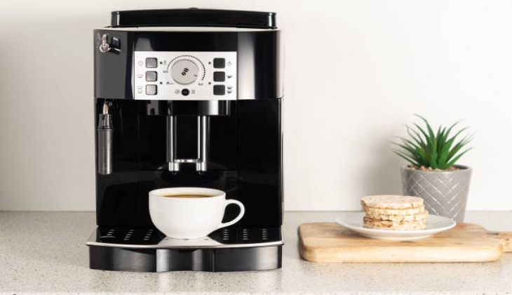  Save up to $50 on coffee makers in Best Buy
