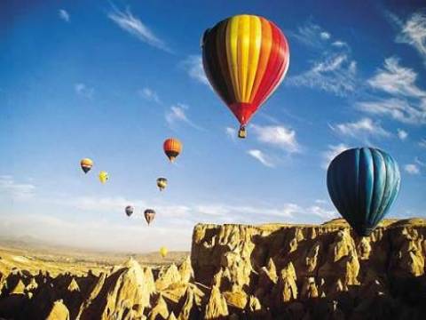 Turistler Kapadokya'daki balon turlarını sevdi!