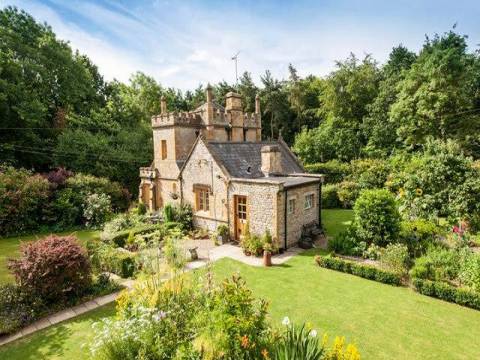 İngiltere'deki Molly'nin Evi 550 bin pounda satılıyor!
