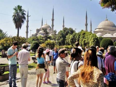 İstanbul'a gelen turist sayısı yüzde 16 oranında arttı!