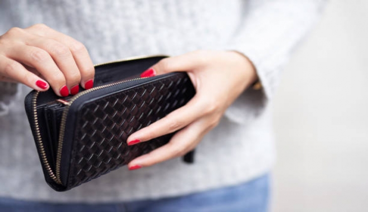  A chance to buy a women's wallet at Macy's stores