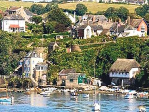 İngiltere’de sahil köyü satışa çıkarıldı!