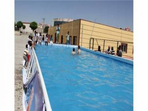  Şanlıurfa'da 3 ayrı seyyar yüzme havuzu kuruldu! 