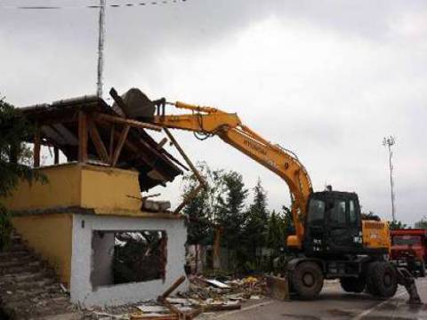 Kocaeli Özyapı Spor Tesisleri Fırat Cafe yıkıldı!